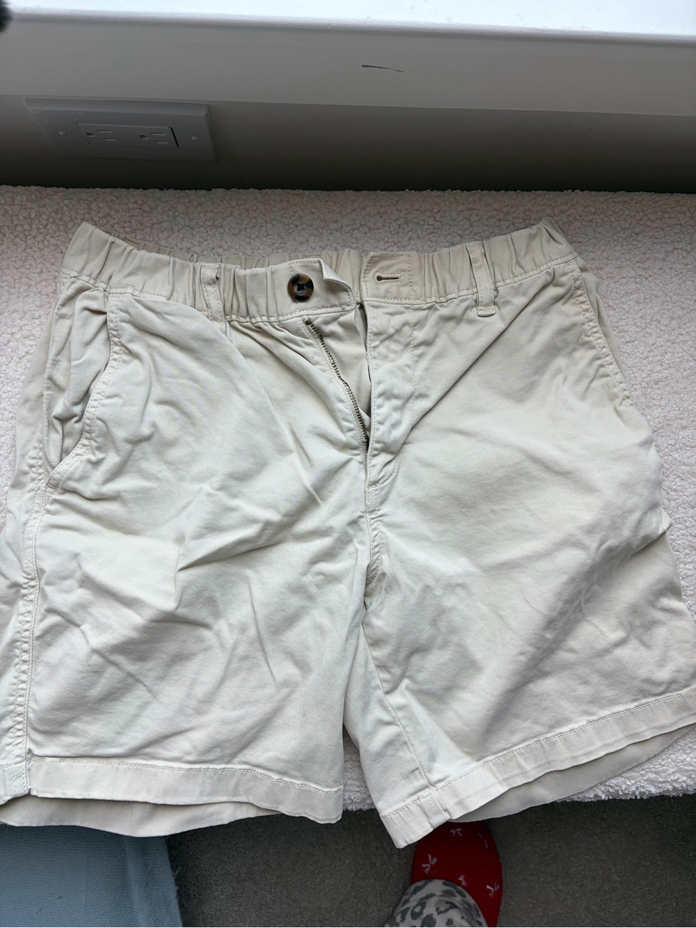 Men's Flat Front Casual Shorts in Light Cream